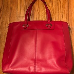 Coach fine leather handbag 18”x12 gently preowned